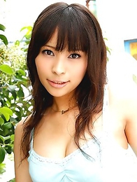 Asian babe Kyouko Maki shows sweet boobs on camera