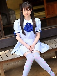 Ai Uehara loves to show her pussy