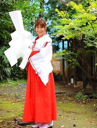 Yuuno Hoshi gets caught in garden