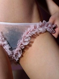 Yua Aida hot lingerie model gets naked for the camera