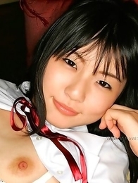 Strict look of a gorgeous naked goddess Tsubomi