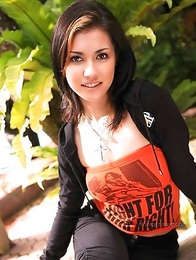 Popular Japanese Maria Ozawa enjoys nude photoset