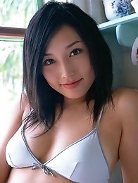 Yoko Mitsuya poses in her bra and panties in these pics