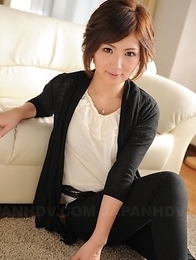 Asian Kaede Oshiro with short hair is a sexy