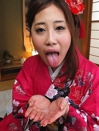 Kimono lady Yui Shiina on her knees sucking a cock