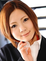 Iroha Kawashima strips in office