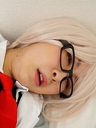 Chubby Kyoko Mikami gives us a delicious foot job