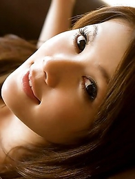 Passionate Asian babe Erika Kirihara shows her breasts