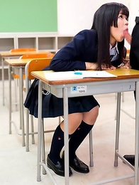 Schoolgirl Shinjo Nozomi with shaved pussy