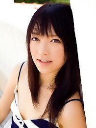 Brunette japan idol Nazuna Otoi get naked and shows her beauty bOdy